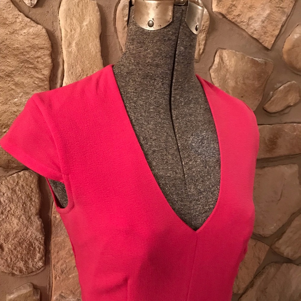 💥Vibrant H&M Slim and Sexy Deep V Pencil Sheath